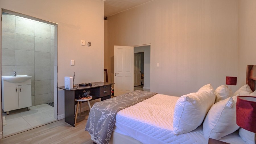 6 Bedroom Property for Sale in Stellenbosch Farms Western Cape